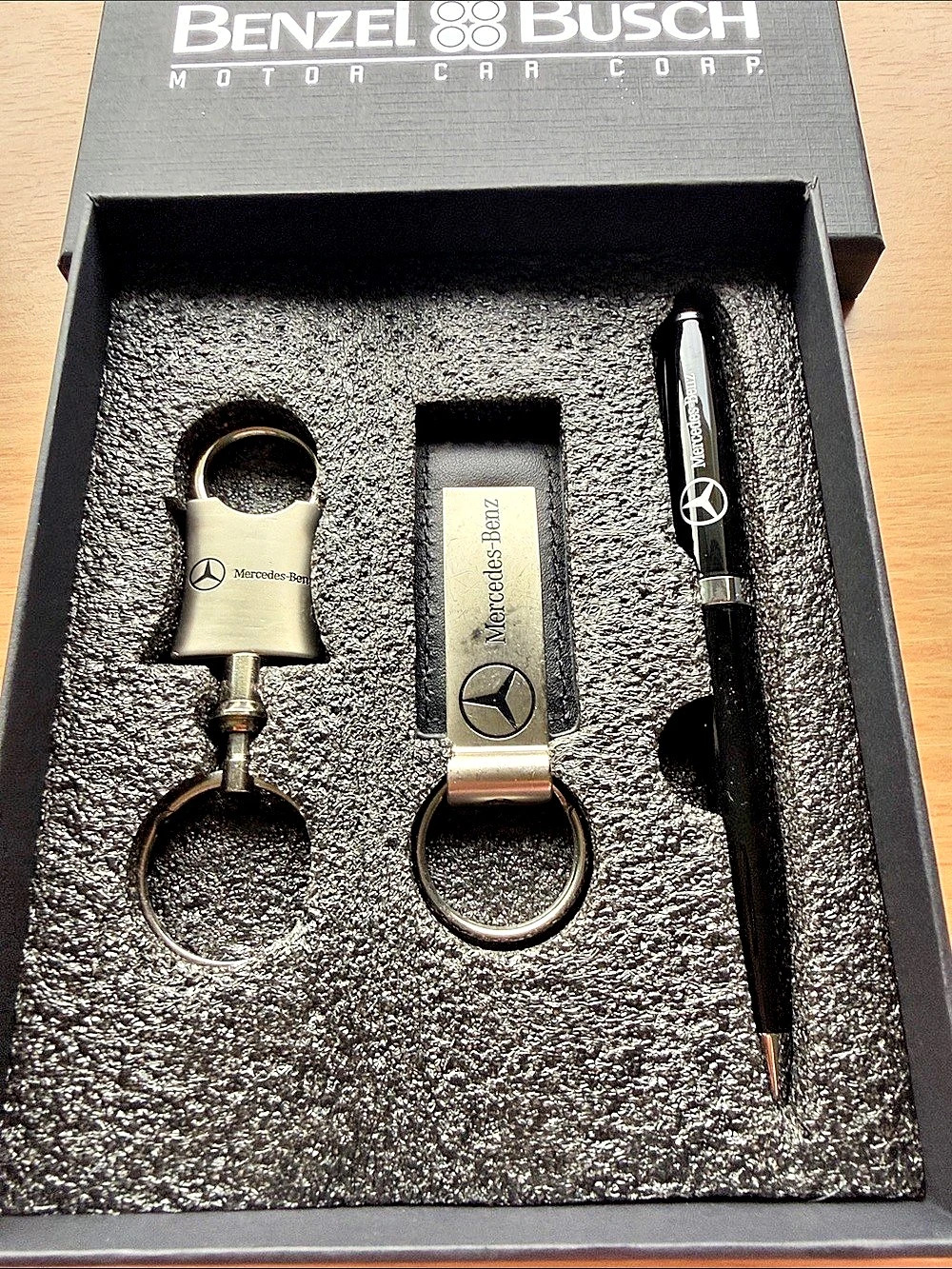 Mercedes-Benz Key Ring & Pen Gift Set in Black & Silver